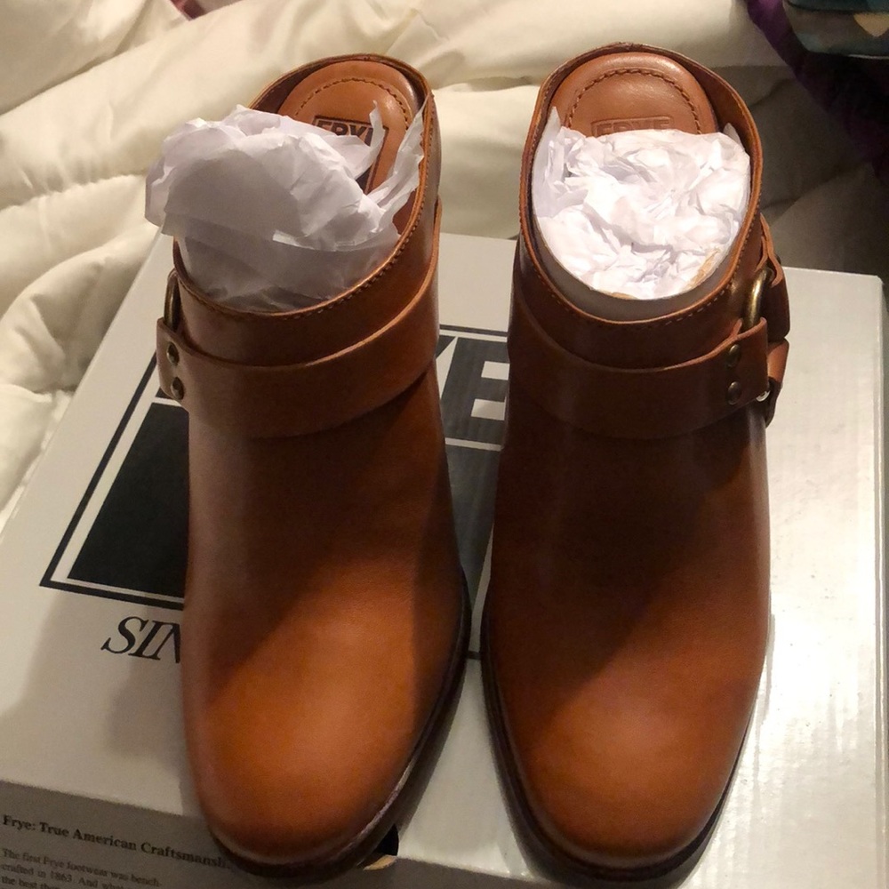 Frye/Brand new
